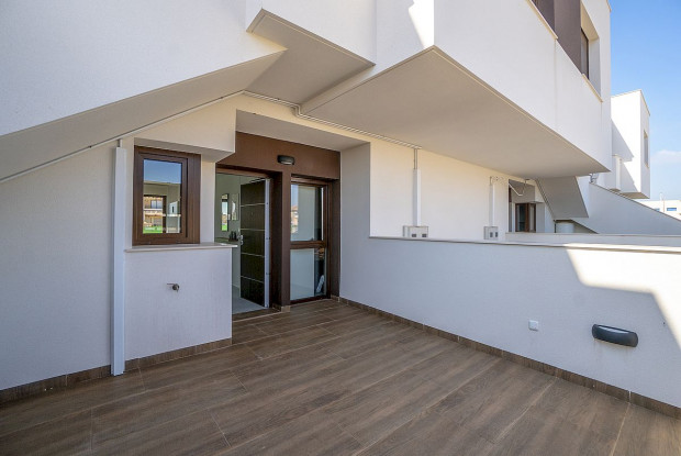 Image No.11-3 Bed Townhouse for sale