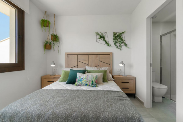 Image No.4-3 Bed Townhouse for sale