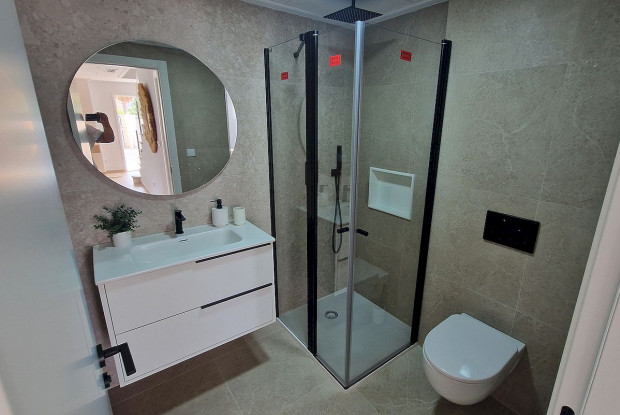 Image No.6-4 Bed Chalet for sale