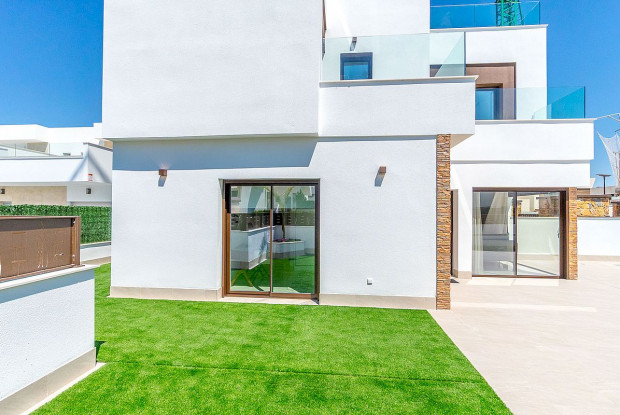 Image No.2-3 Bed Chalet for sale