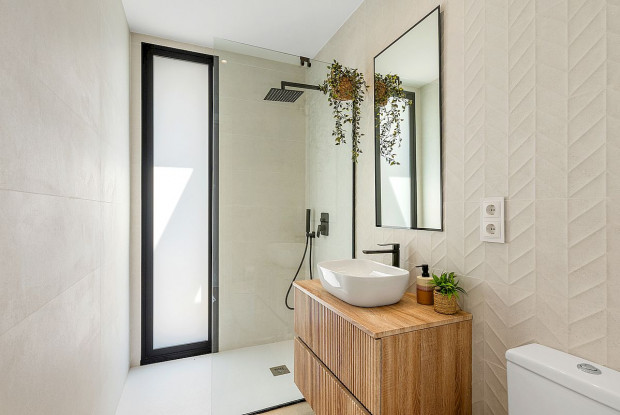 Image No.25-3 Bed Chalet for sale