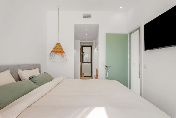 Image No.4-3 Bed Chalet for sale