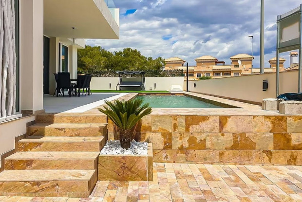 Image No.16-3 Bed Chalet for sale