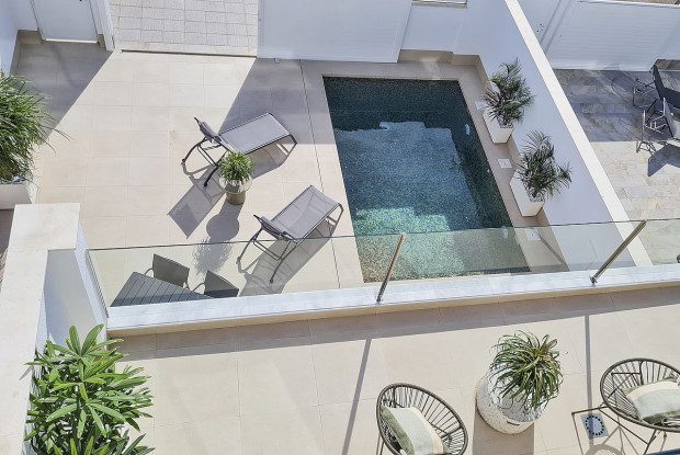 Image No.10-3 Bed Chalet for sale