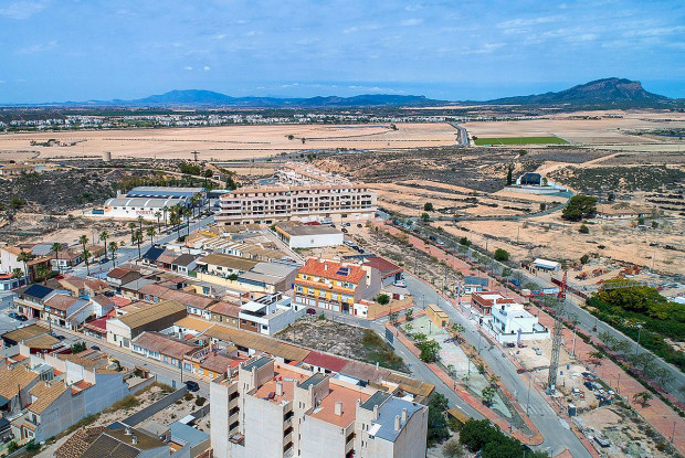 Image No.20-3 Bed Chalet for sale