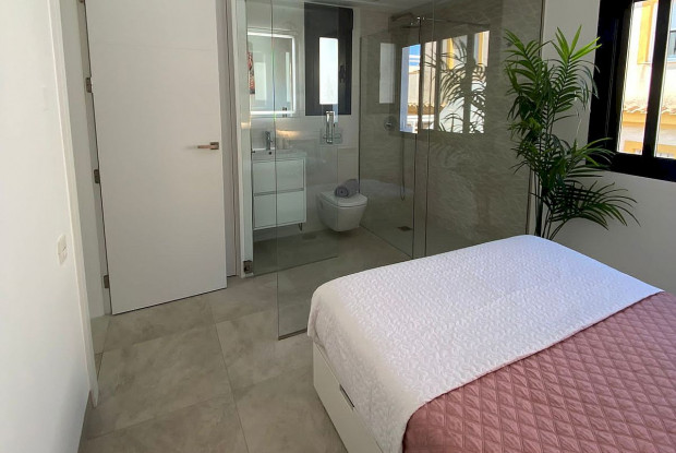 Image No.18-3 Bed Chalet for sale