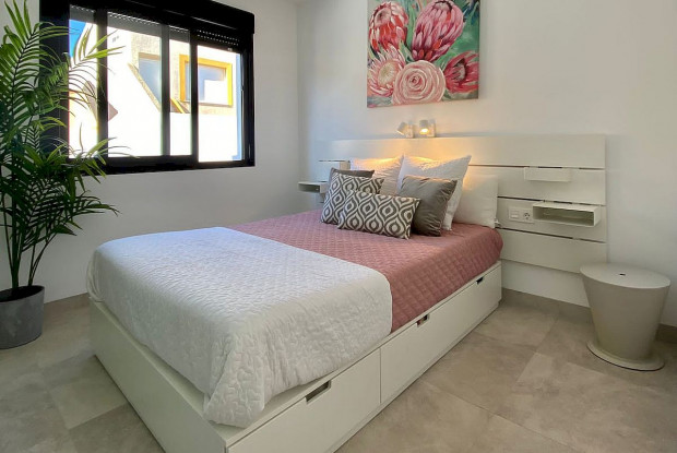 Image No.19-3 Bed Chalet for sale