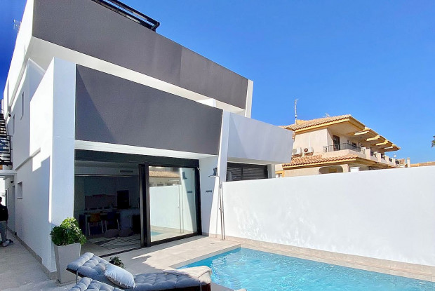 Image No.2-3 Bed Chalet for sale