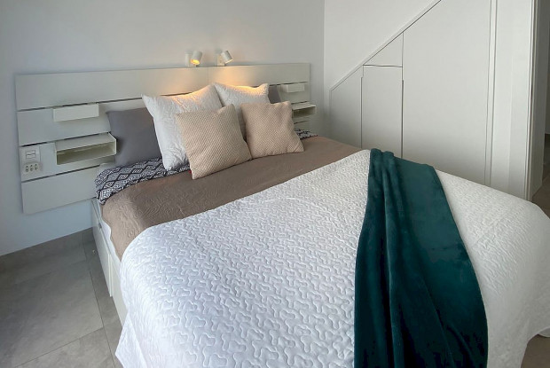 Image No.20-3 Bed Chalet for sale