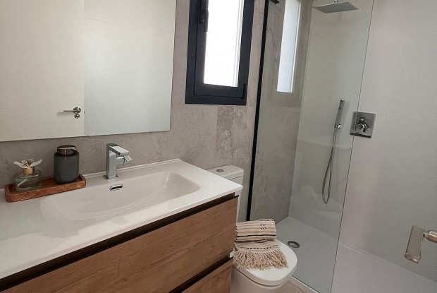 Image No.6-3 Bed Chalet for sale