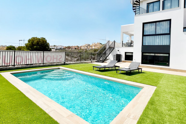 Image No.10-3 Bed Chalet for sale