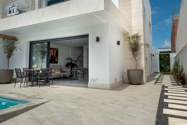 Image No.14-3 Bed Chalet for sale