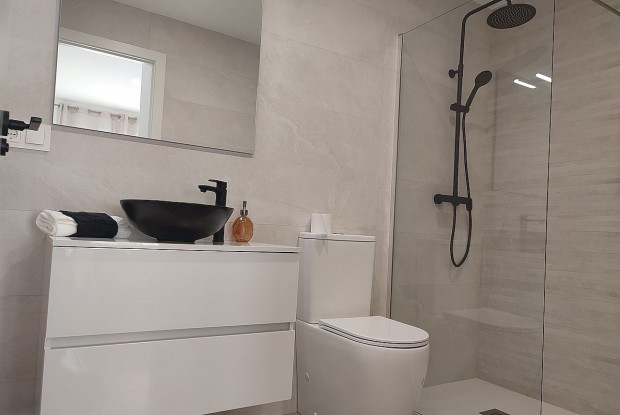 Image No.6-3 Bed Chalet for sale