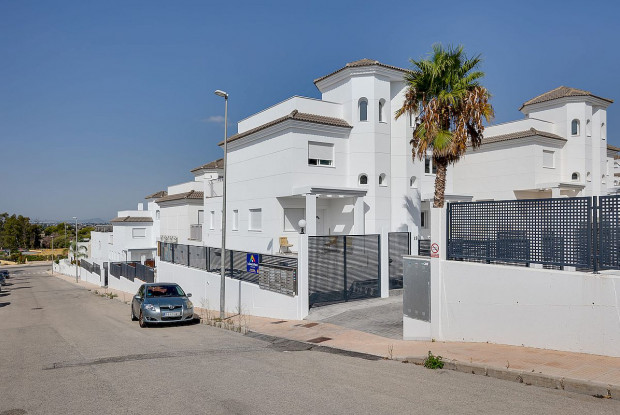 Image No.14-3 Bed Villa for sale