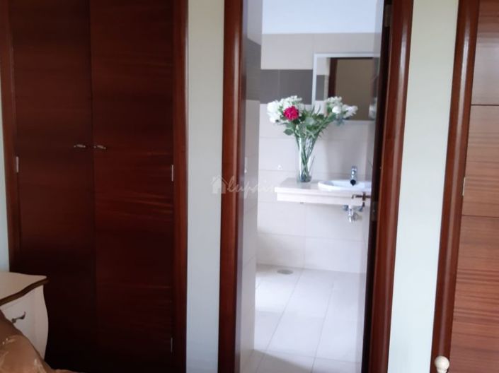 Image No.40-6 Bed Villa for sale