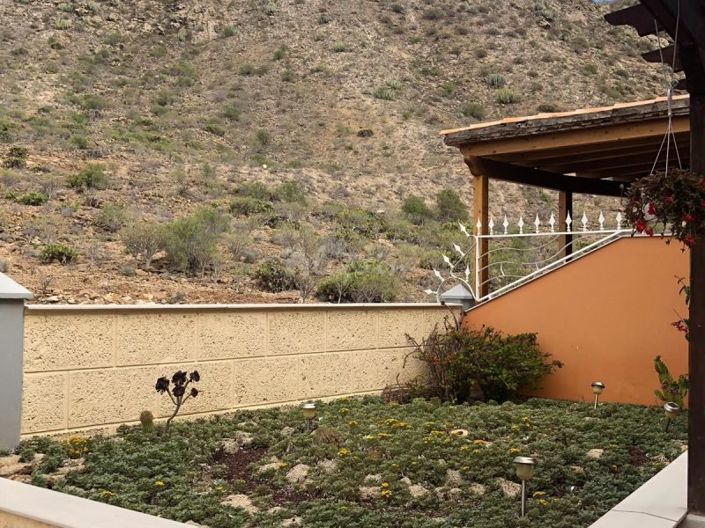 Image No.20-4 Bed Townhouse for sale