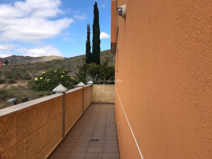 Image No.24-4 Bed Townhouse for sale