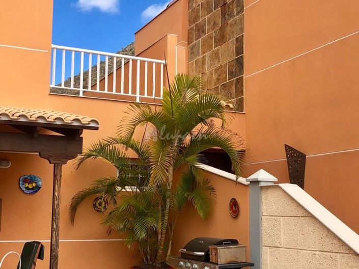 Image No.25-4 Bed Townhouse for sale