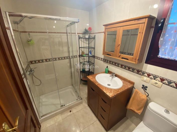 Image No.10-3 Bed Villa for sale