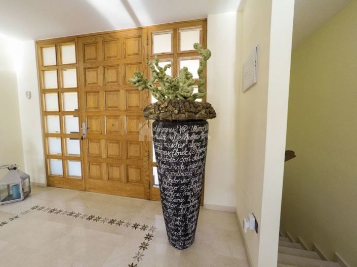 Image No.42-5 Bed Villa for sale