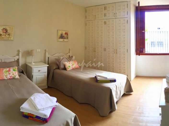 Image No.6-7 Bed Villa for sale