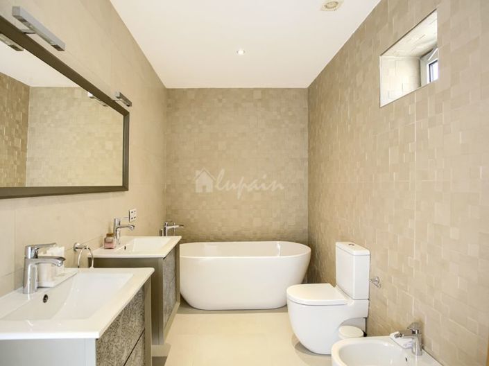 Image No.25-5 Bed Villa for sale