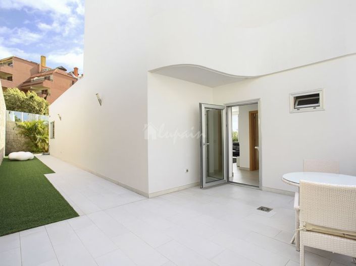 Image No.6-5 Bed Villa for sale