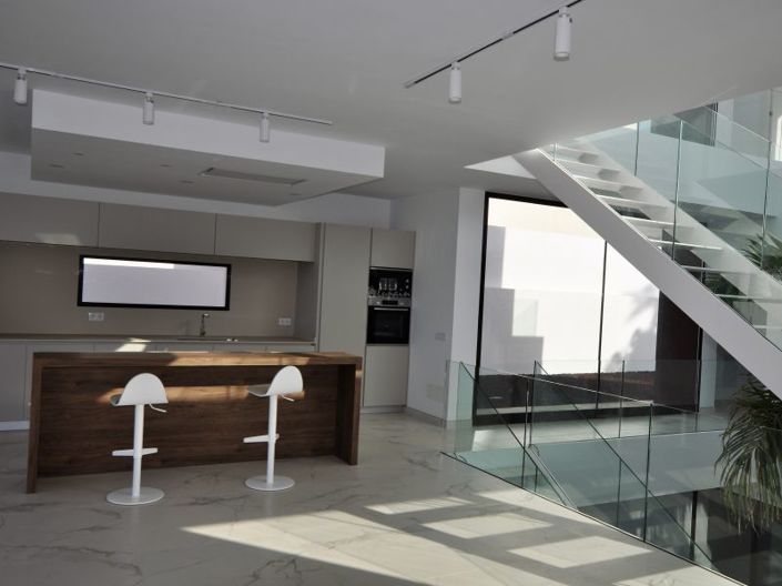 Image No.3-5 Bed Villa for sale