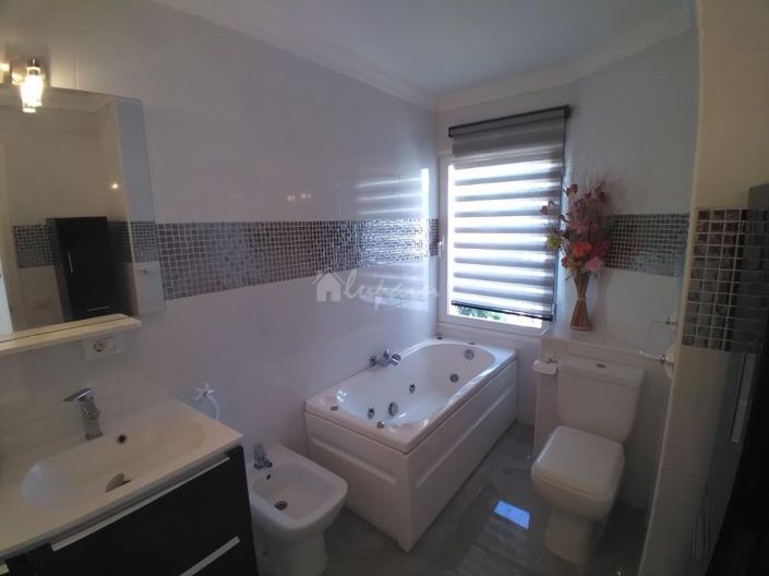 Image No.18-4 Bed Villa for sale