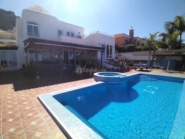 Image No.26-4 Bed Villa for sale