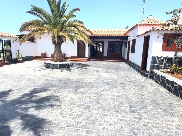 Image No.3-3 Bed Villa for sale