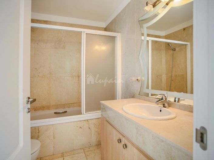 Image No.27-6 Bed Villa for sale