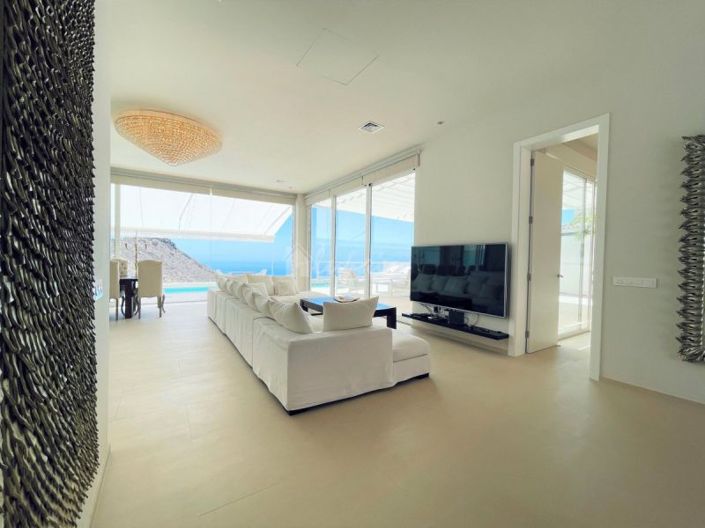 Image No.9-3 Bed Villa for sale