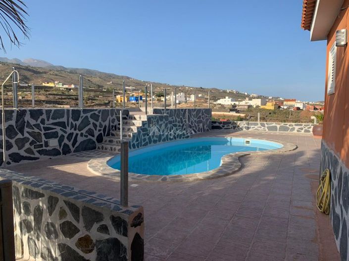 Image No.10-7 Bed Country House for sale