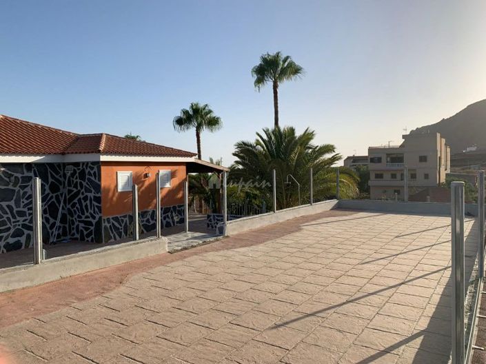 Image No.3-7 Bed Country House for sale