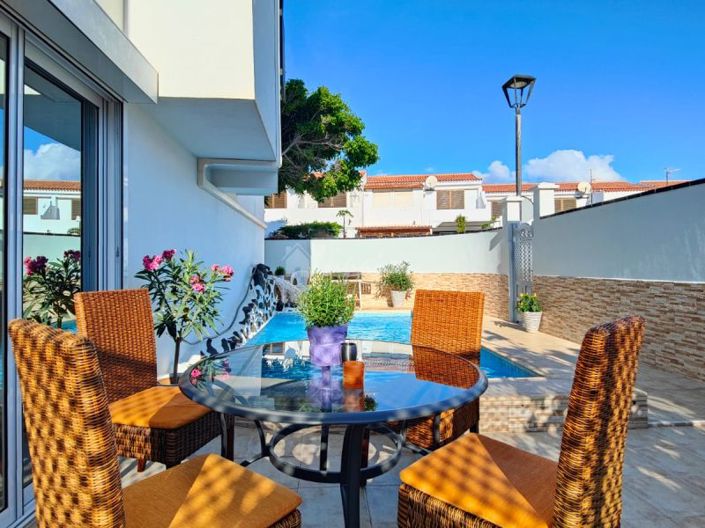 Image No.3-3 Bed Villa for sale