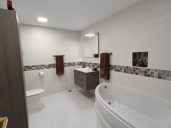 Image No.14-2 Bed Apartment for sale