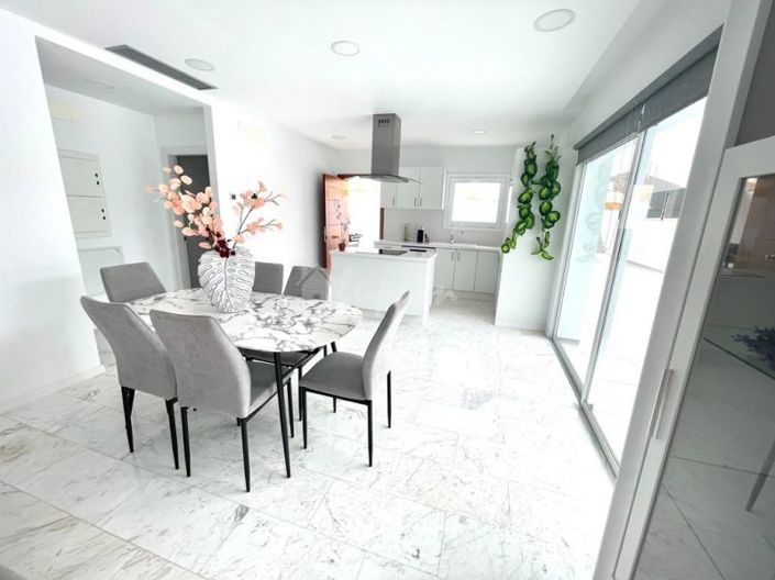 Image No.13-3 Bed Villa for sale