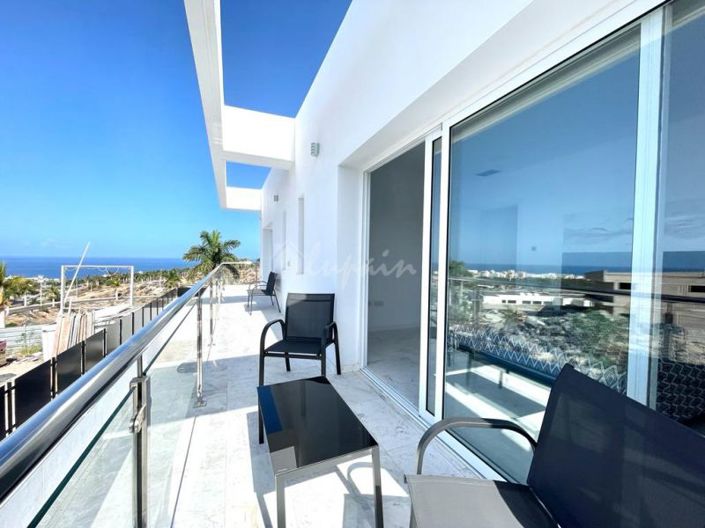 Image No.2-3 Bed Villa for sale