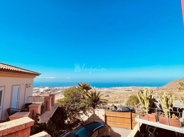 Image No.1-4 Bed Villa for sale