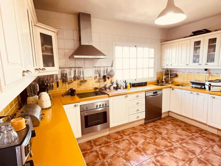 Image No.12-4 Bed Villa for sale