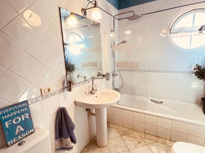 Image No.27-4 Bed Villa for sale