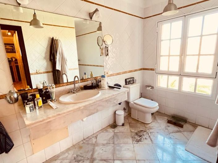 Image No.30-4 Bed Villa for sale