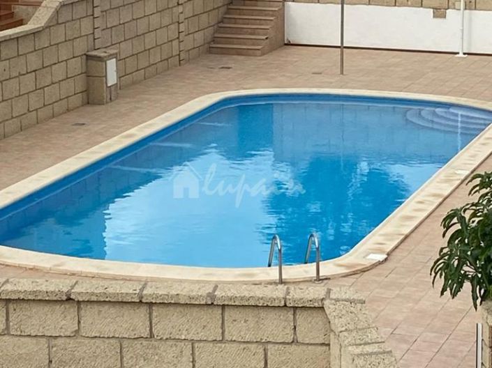 Image No.1-4 Bed Townhouse for sale