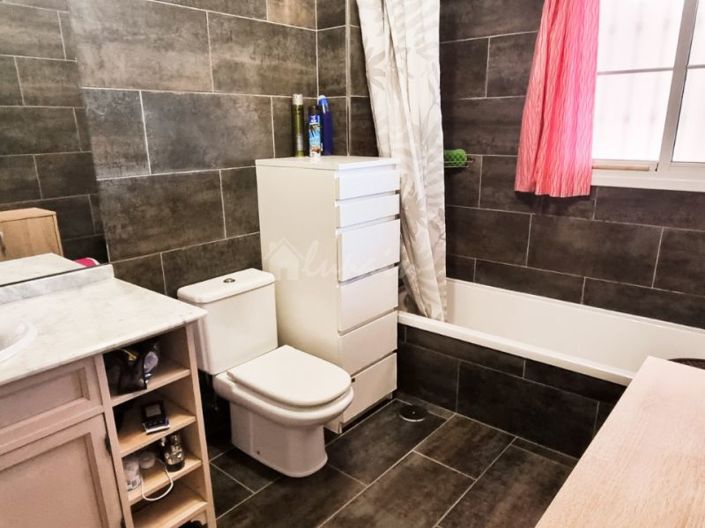 Image No.16-1 Bed Townhouse for sale