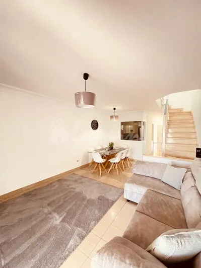 Image No.23-3 Bed Townhouse for sale