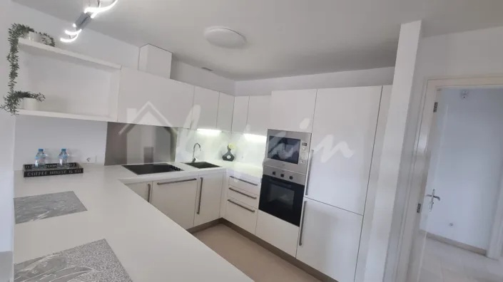 Image No.20-3 Bed Apartment for sale