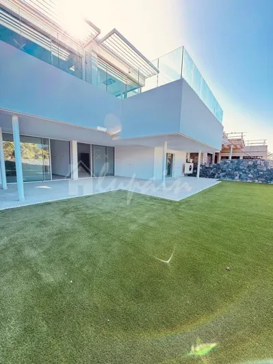 Image No.1-4 Bed Villa for sale