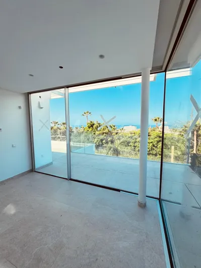 Image No.4-4 Bed Villa for sale