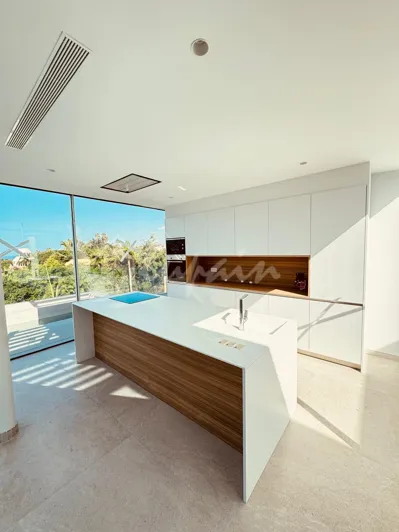 Image No.9-4 Bed Villa for sale